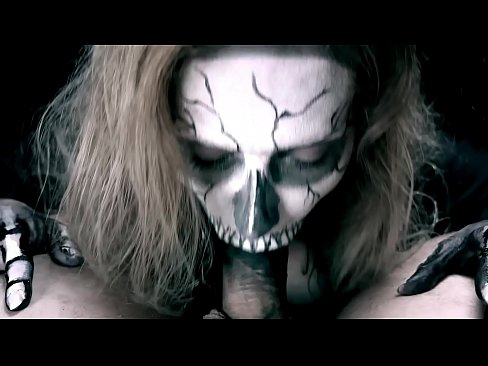❤️ Demon nighean sucking cock le a beul dubh agus slugadh cum. Bhidio gnè aig gd.bookland.top ☑