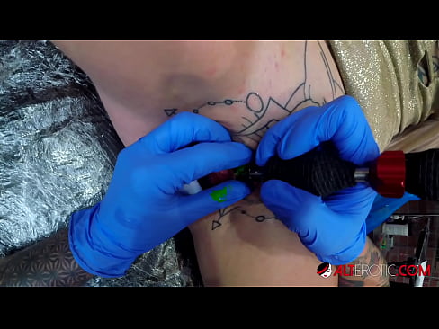 ❤️ Fìor tattooed hottie Sully Savage fhuair tattoo air a clitoris Bhidio gnè aig gd.bookland.top ☑